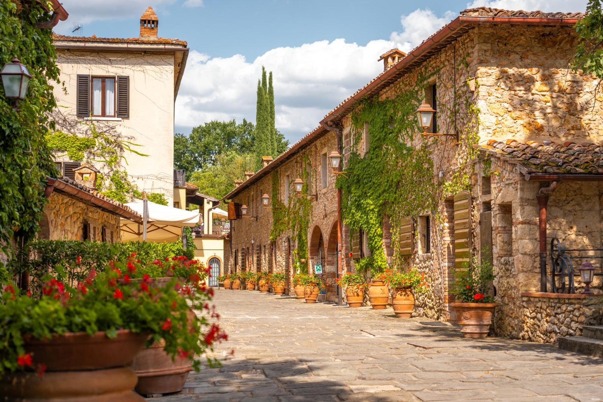 Hotel Borgo San Luigi Monteriggioni Exterior foto